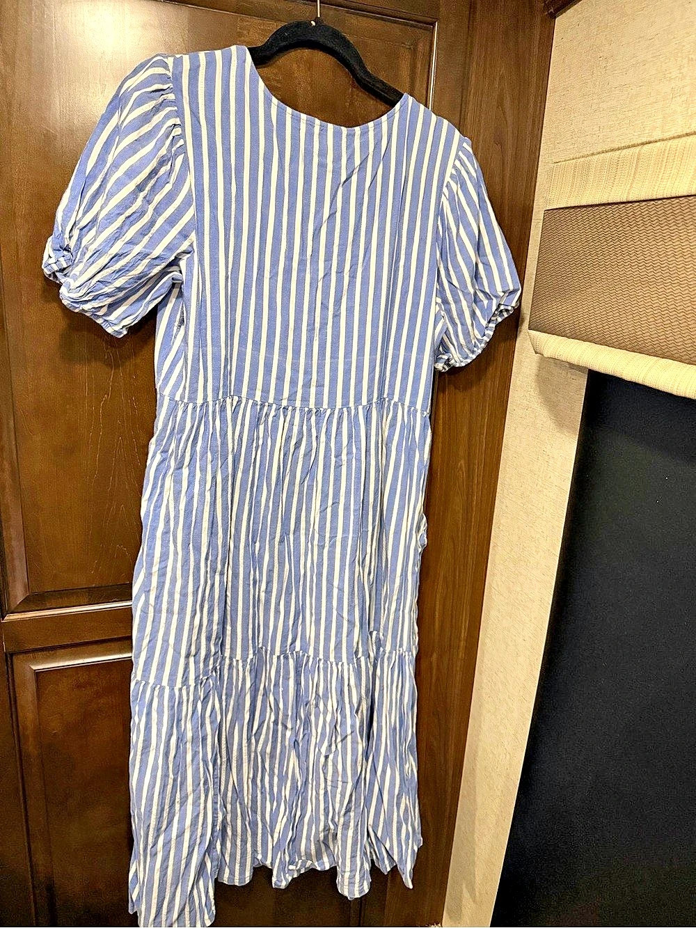 Old Navy Puff-Sleeve Tiered Striped Midi Swing Dress Blue & White Large